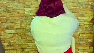 Nigarchrist update features petal in a homemade lesbian pussy shaving session.