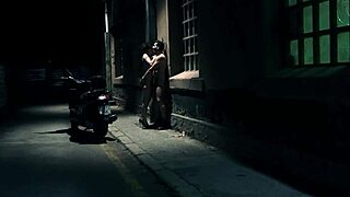 Follada en plena calle de noche, anal fisting and squirting in public