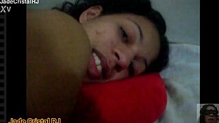 jade flashes shaved pussy in naughty homemade solo