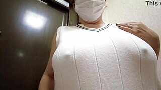 Married woman masturbates wildly in the entrance!