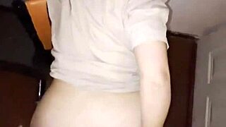 Real amateurs film their home sex tape without a condom