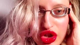 Perfect LIPS RED LIP GLOSS LIPSTICK FETISH FINDOM GOALDIGGER