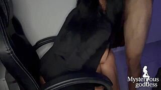 Foda Proibida Usei Meu Funcionário Para Me Ajudar Desestressar No Escritório