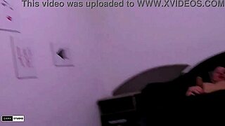 Novinha gostosa rides dotado's cock hard!