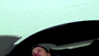 Novinha gostosa rides dotado's cock hard!