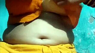 Ghunghat woman masturbates her pussy intensely during solo session