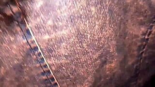 Baixinha Magrinha E Novinha Sentado E Rebolando No Pau Na Cabine Do Club De Swing