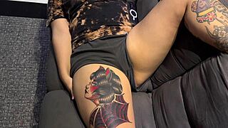 las companeras de mi hermanastra se dejan tocar por mi en voyeur.