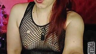 tu suegra te invita a comerte su concha y cabalgarte la verga honeyplaybox