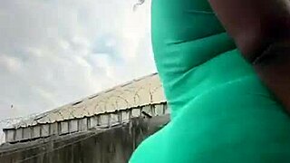 Hot Wife Shows Big Ass in Homemade Amateur Scenes