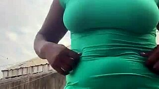 Hot Wife Shows Big Ass in Homemade Amateur Scenes