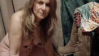 Why does the slave worship the dominatrix so fervently?