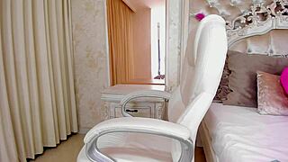 Shantallknowless does a hot camshow with toys 😍