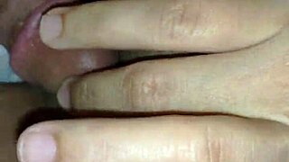 Hot Babe Suggestively Grinding in Lingerie During Amateur Session