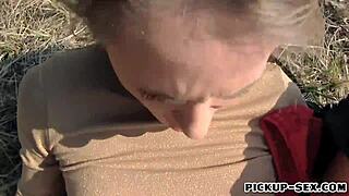 blondie ivana sugar performing for money outdoors