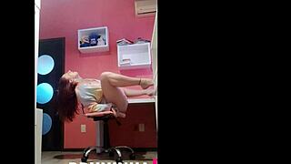 i'm so horny, spreading my wet pussy and squirting until i cum