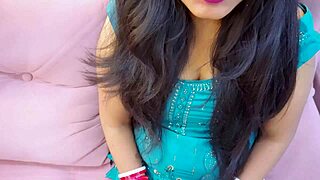 Horny Jija Fucks Big Ass Desi Indian Unmarried Sali Closeup Blowjob and Doggystyle Fucking