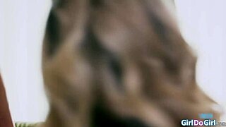 I, a straight girl, got conviced by three lesbians to try oral