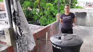 Que rico lo mueve mi hermanastra despues de descubrirla