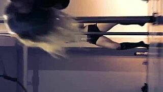 pov doctora argentina te hace sexy baile en el tubo