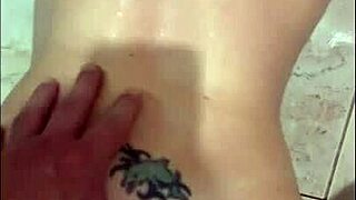 Fui Fodida Do Chão Do Banheiro De 4 Empinada E Ele Me Fez Abrir Tudo Pra Meter Completo No Red