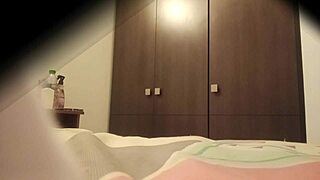 Hidden camera catches Milet on university trip 😉