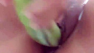 me meto un plátano a petición de un seguidor y mi vagina se chorrea, orgasmos intensos.