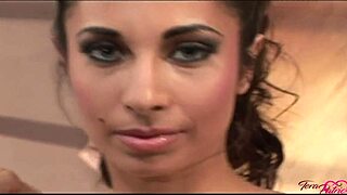 Lisa daniels and hot brunettes getting wild 😏