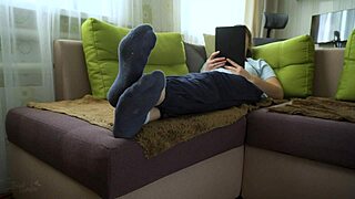 sexy teen amateur shows off her bare soles foot fetish