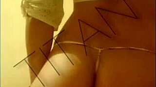 The busty girl at work gets hot talking on whatsapp and ends up masturbating on a video call?