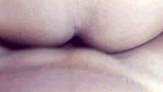 Pausa no filme para um sexo na sala com o pauz�o de 22cm