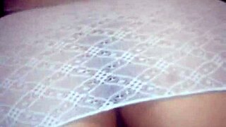 Putita Calenturienta En Bata Dando Coño