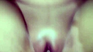 Neighbor's Wife Deliberately Sends Colmek Video