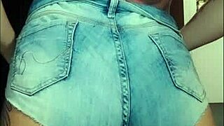 toda gostosa e tatuada showing off her big ass and tits online