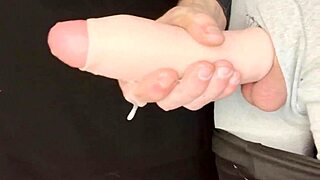 Robbystrokes' Foreskin Extender Delivers Huge Cumshot