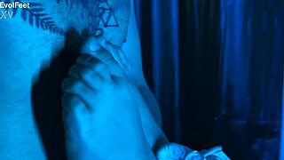 Artemis' sweaty feet close-up fetish tease