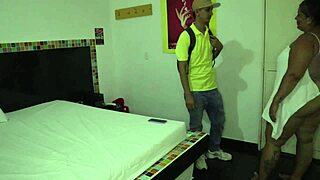 Chica Se Folla Al Repartidor No Tenia Para Pagarle