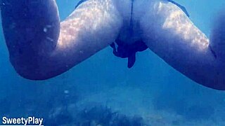 Wanna dive underwater for this BBW milf's juicy creampie pussy fill-up?