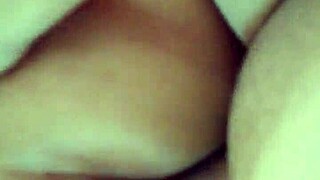 rico ano y vagina de peruvian friend on sofa gets fucked hard