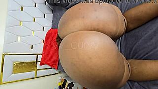 Solo Ebony Twerks Phat Ass In Seductive Slow-Mo