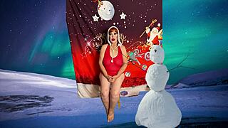 Granny Carmen Claus rams elf dildo into her juicy pussy now!