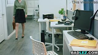 Big Ass MILF Boss Pounds Stunning Lesbian Intern with Strapon Cock in Office