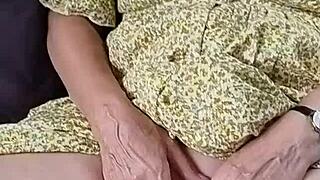 my dirty girl wanks off in car 🚗😈